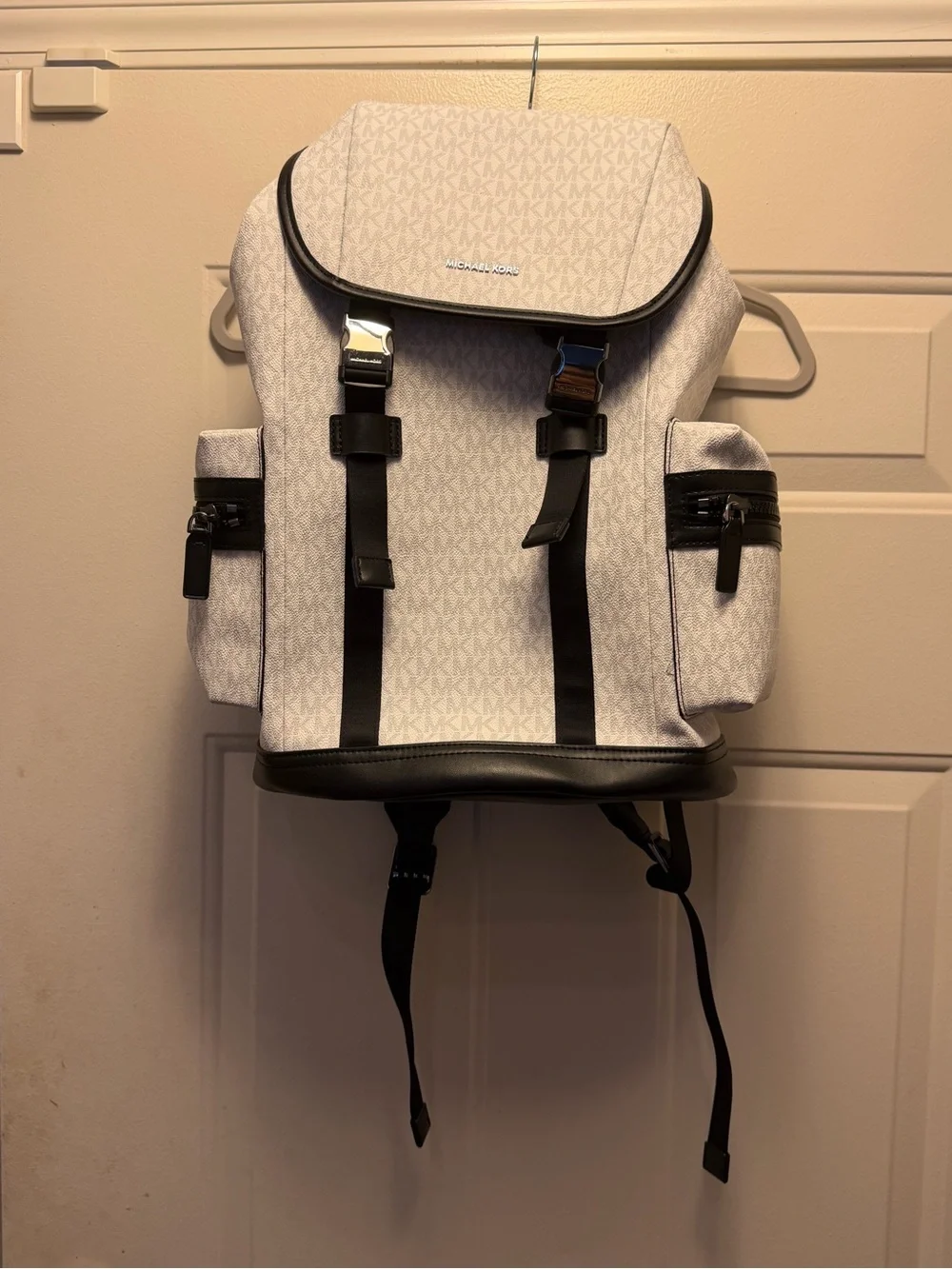 100 Authentic% Michael Kors White and Black Monogram Canvas Backpack